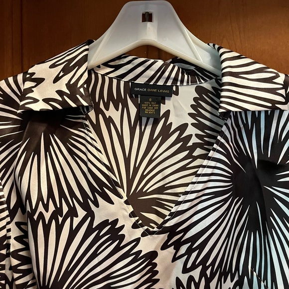 Grace Dane Lewis brown and white, silk blouse, size 8. - Picture 2 of 5